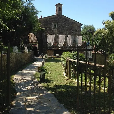 Antico Frantoio Pietrasanta ゲストハウス